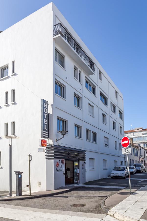 Hôtel de la Vendée La Roche-sur-Yon Esterno foto